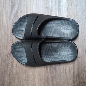NWT OOFOS Black Unisex Slides/Sandals